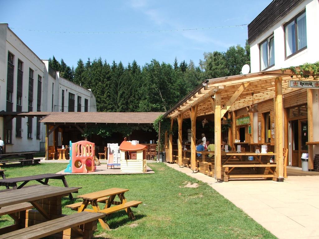 Holiday Park Vrchlabi - Lisci Farma Экстерьер фото